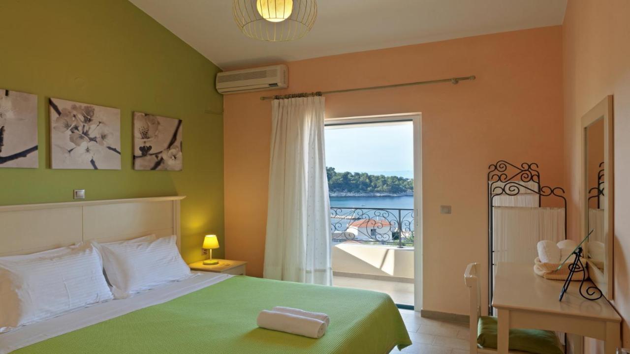Elaia Boutique Apartments Гайос Екстериор снимка