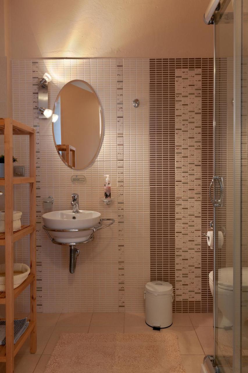 Elaia Boutique Apartments Гайос Екстериор снимка